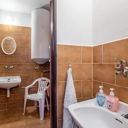Rabyne-1 By Interhome Appartement
